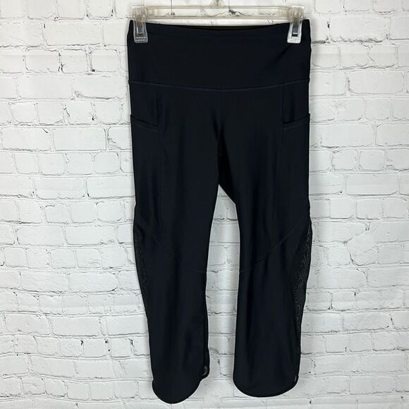 Old Navy Soft Black Cropped Leggings Size Medium - Picture 1 of 8